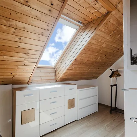 7th Heaven, - Old Town